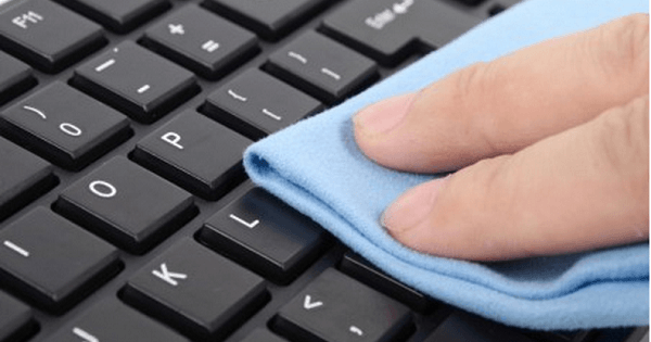 Máy tính Dell kêu bíp liên tục là do bị kẹt bàn phím