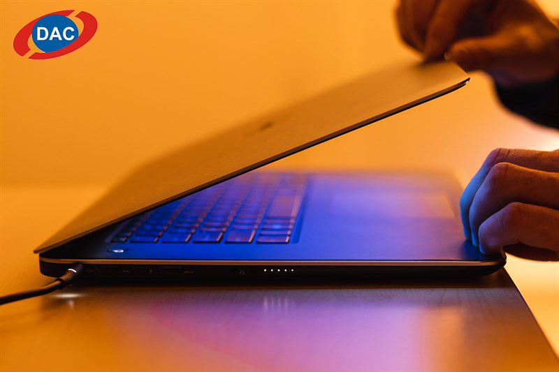 Điều gì xảy ra khi Sleep hoặc Shutdown laptop?